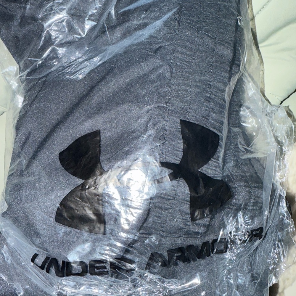 Under Armour Women's Black Performance Shorts - Picture 7 of 7
